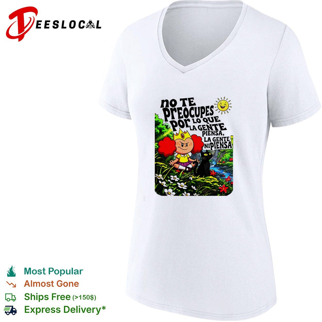 Cartoon girl with crown meditating with cat no te preocupes por lo que la gente piensa shirt