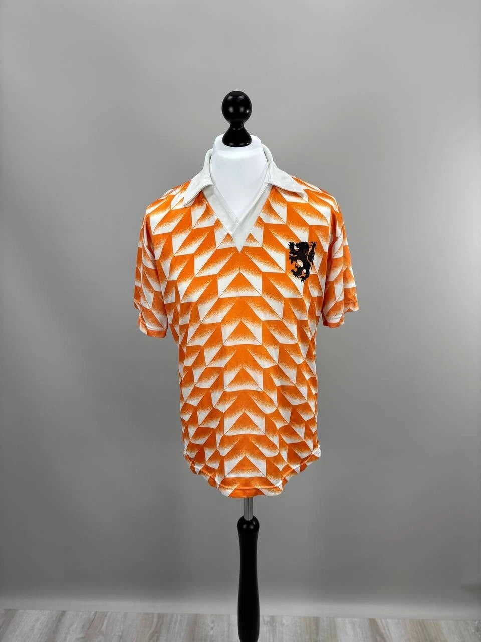 Mens vintage t shirt Holland National Team Soccer 1988 Size 7 Color Orange